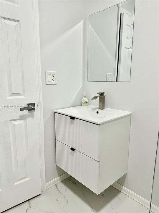 В аренду: $3,800 (4 спален, 2 ванн, 2061 Квадратных фут)