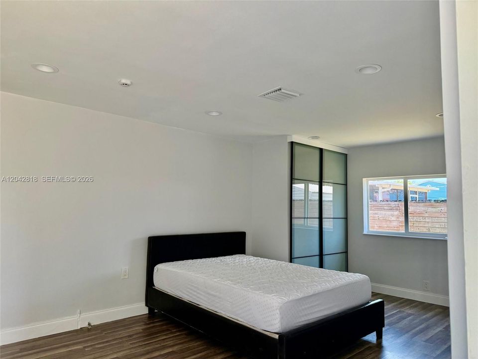 В аренду: $3,800 (4 спален, 2 ванн, 2061 Квадратных фут)