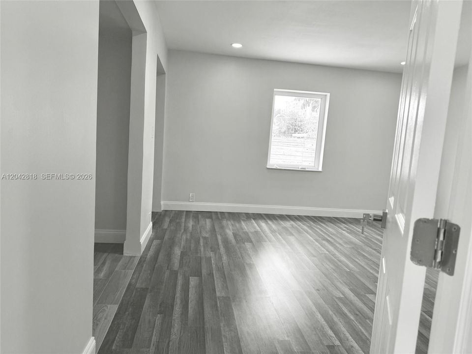 В аренду: $3,800 (4 спален, 2 ванн, 2061 Квадратных фут)
