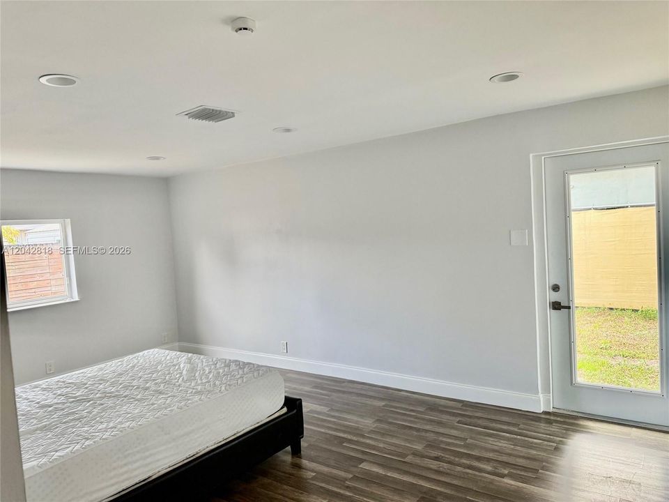 В аренду: $3,800 (4 спален, 2 ванн, 2061 Квадратных фут)