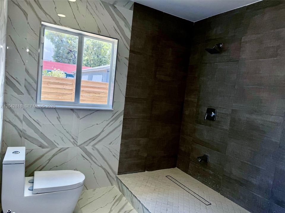 В аренду: $3,800 (4 спален, 2 ванн, 2061 Квадратных фут)