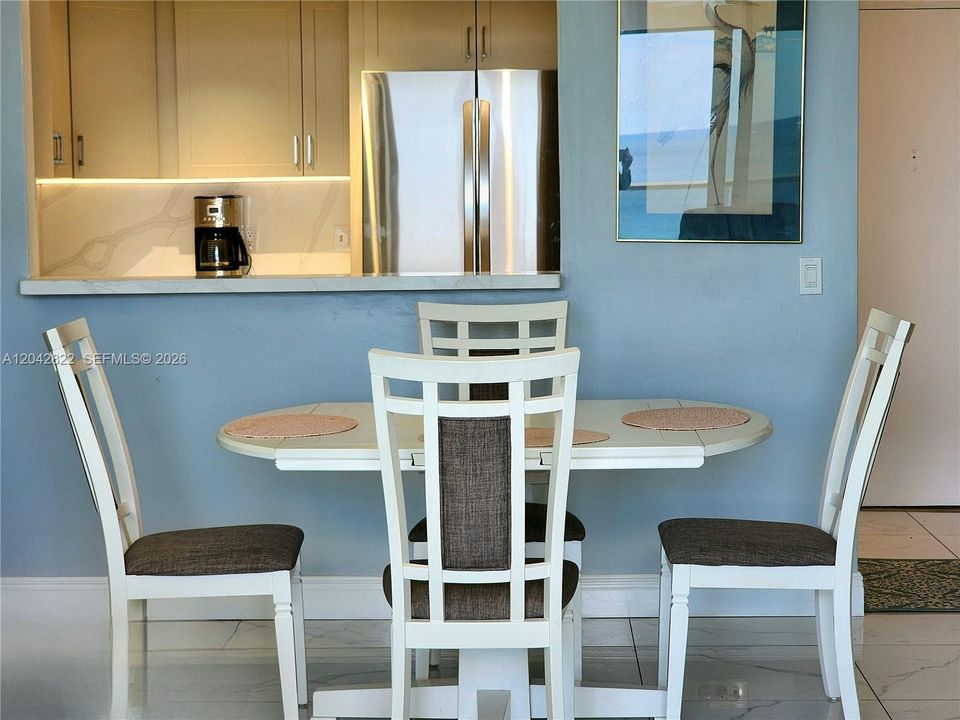 В аренду: $4,000 (2 спален, 2 ванн, 1120 Квадратных фут)