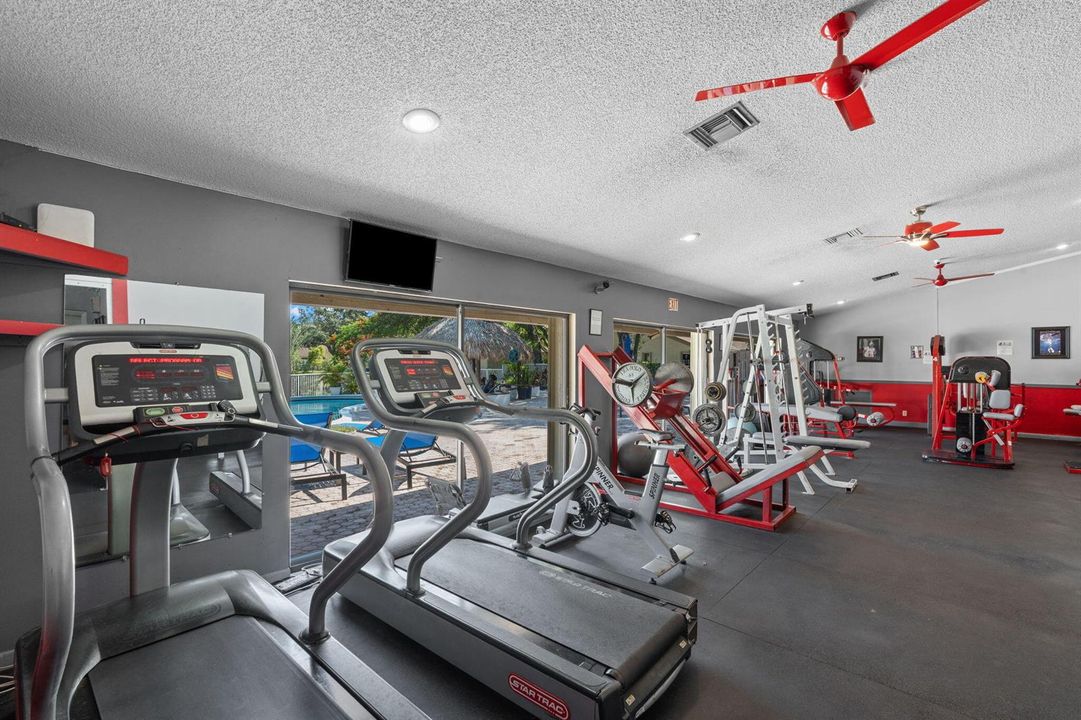 37-web-or-mls-3016 S Oakland Forest Dr,