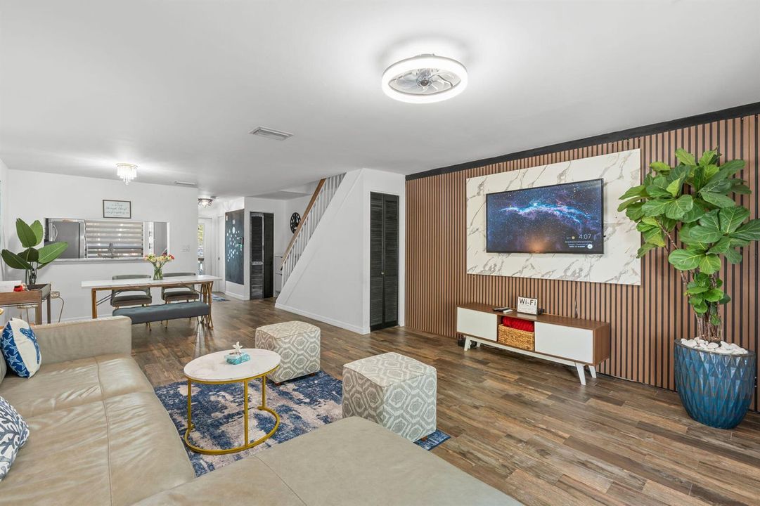 17-web-or-mls-3016 S Oakland Forest Dr,