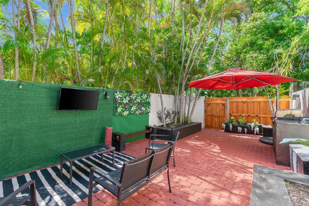 30-web-or-mls-3024 S Oakland Forest Dr 3