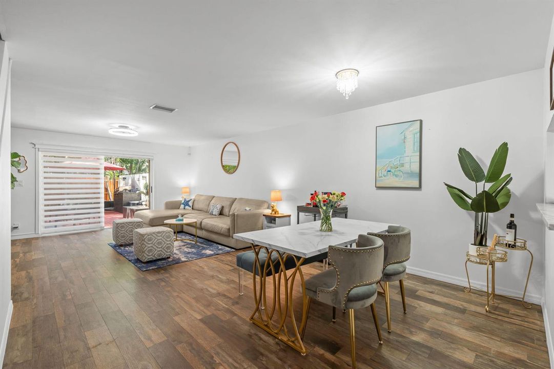 11-web-or-mls-3016 S Oakland Forest Dr,