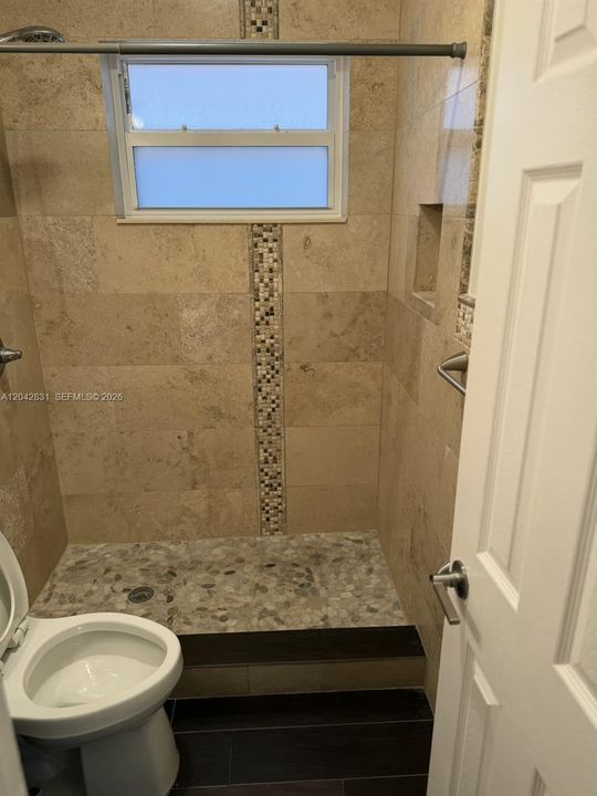 В аренду: $1,850 (1 спален, 1 ванн, 1392 Квадратных фут)