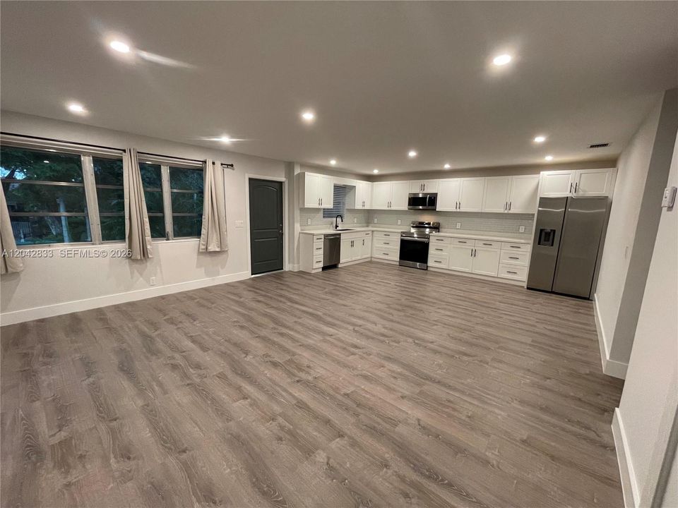 В аренду: $3,500 (3 спален, 2 ванн, 1520 Квадратных фут)