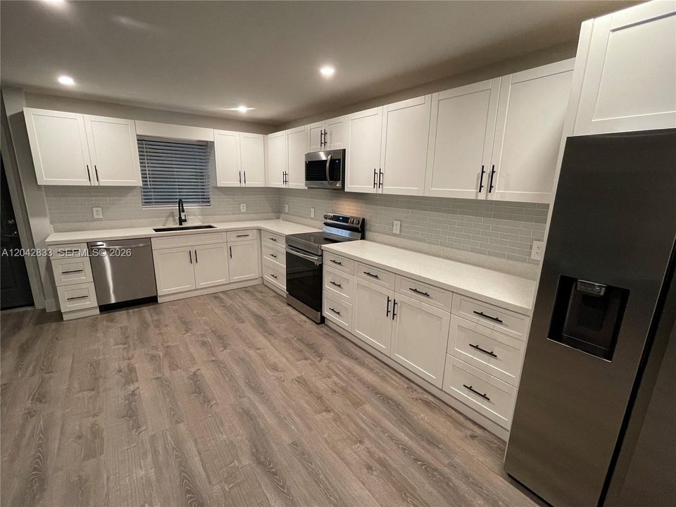 В аренду: $3,500 (3 спален, 2 ванн, 1520 Квадратных фут)