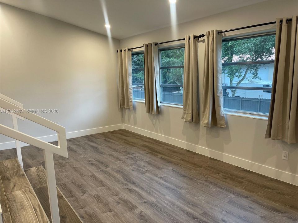 В аренду: $3,500 (3 спален, 2 ванн, 1520 Квадратных фут)