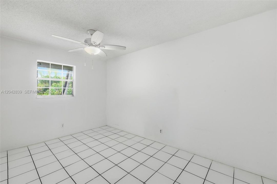 En Renta: $1,425 (1 camas, 1 baños, 5226 Pies cuadrados)