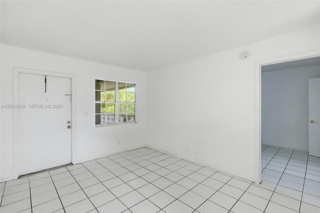 En Renta: $1,425 (1 camas, 1 baños, 5226 Pies cuadrados)