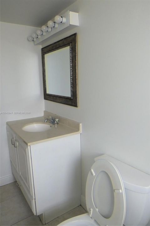 В аренду: $1,800 (2 спален, 1 ванн, 928 Квадратных фут)