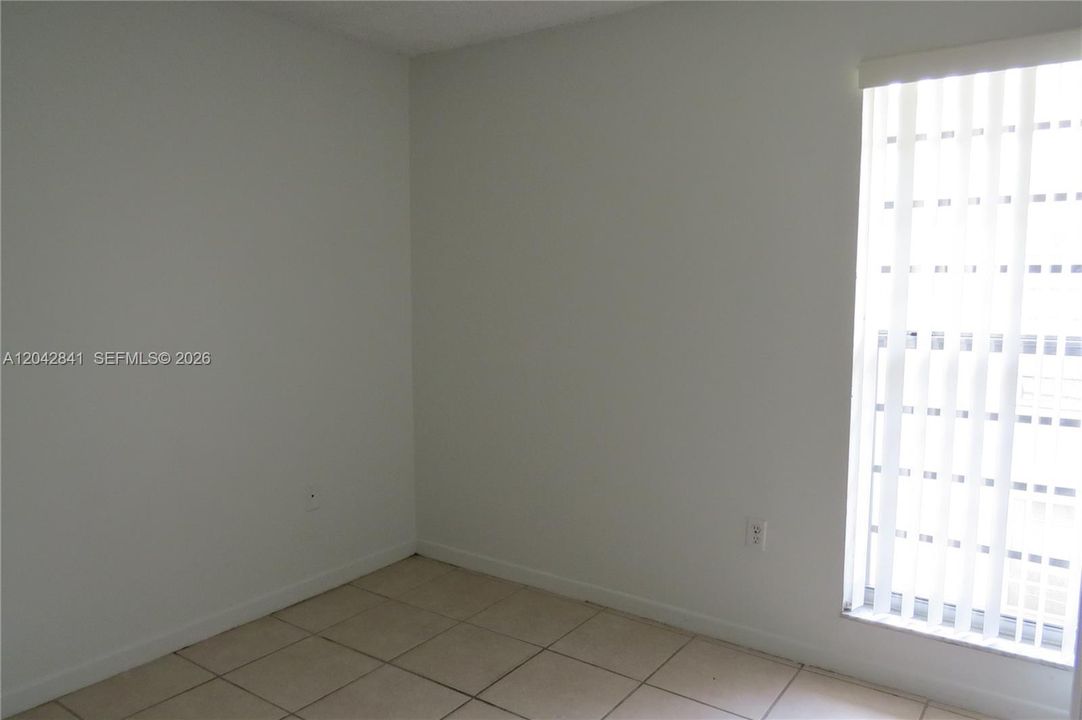 В аренду: $1,800 (2 спален, 1 ванн, 928 Квадратных фут)