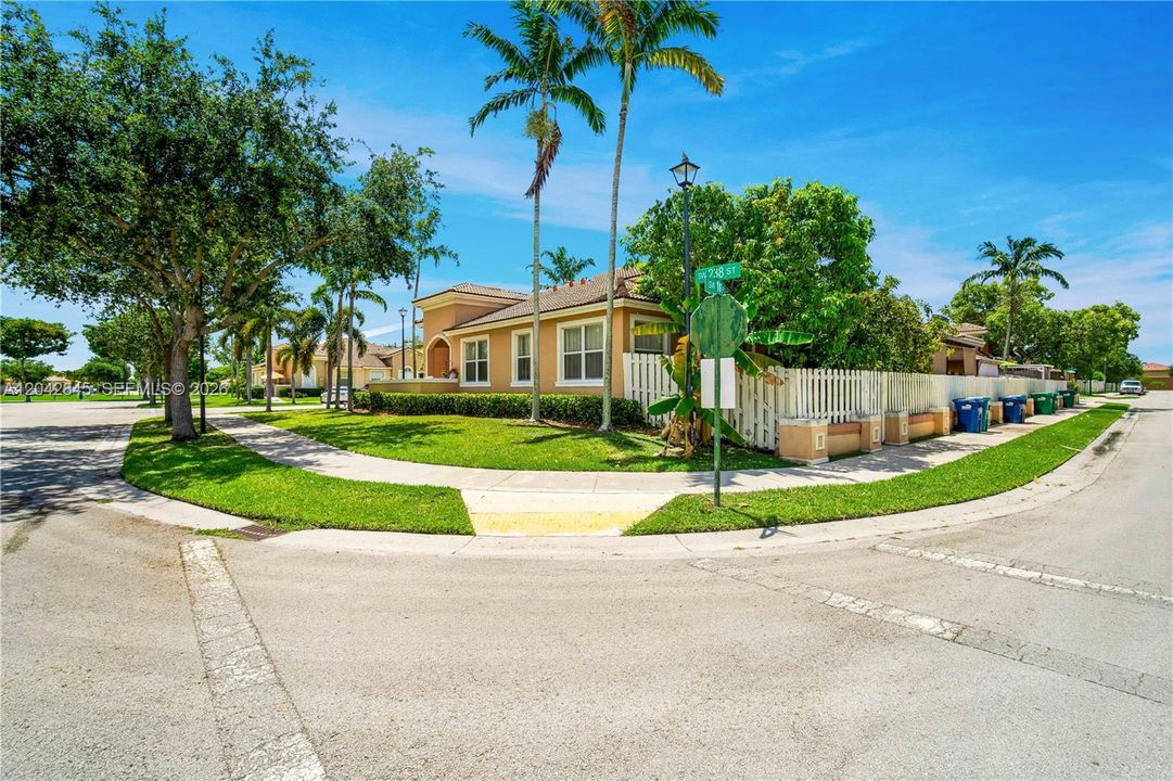 En Venta: $365,000 (3 camas, 2 baños, 1250 Pies cuadrados)