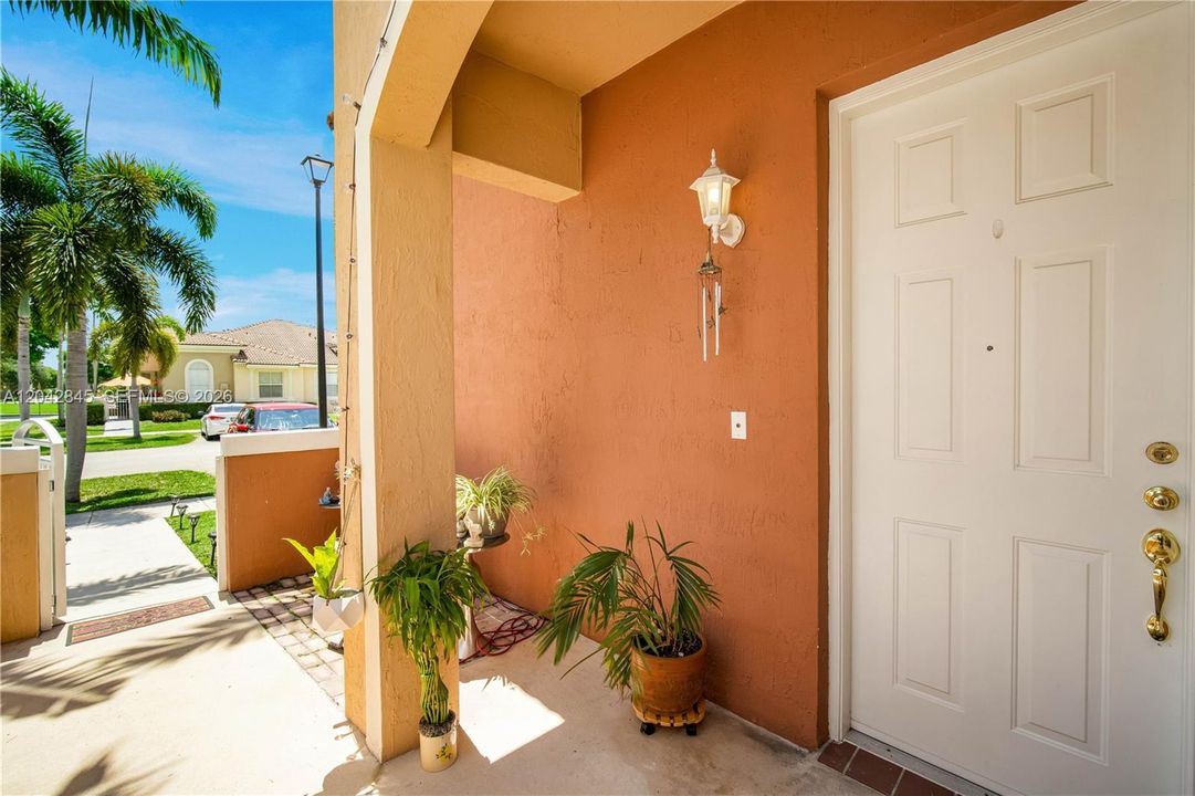 En Venta: $365,000 (3 camas, 2 baños, 1250 Pies cuadrados)