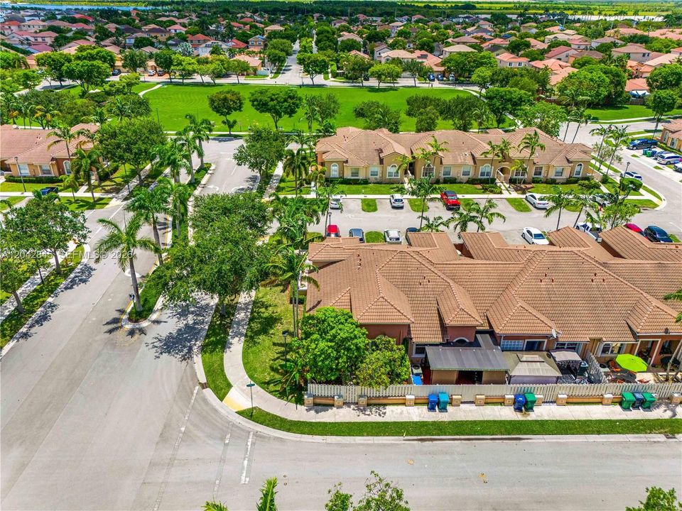 En Venta: $365,000 (3 camas, 2 baños, 1250 Pies cuadrados)