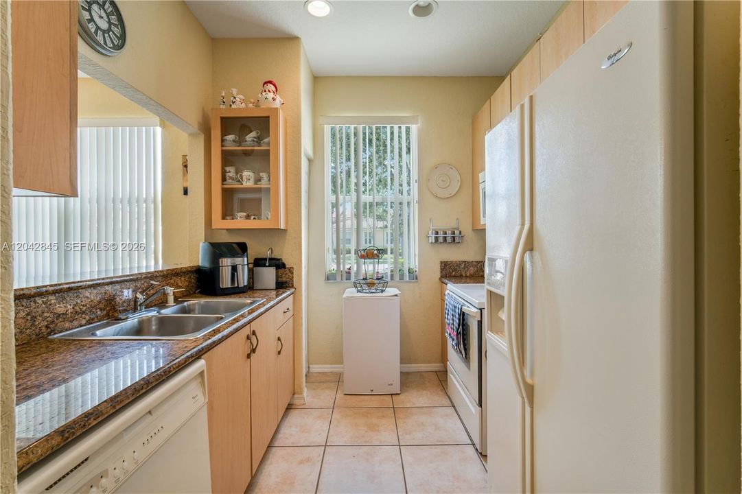 En Venta: $365,000 (3 camas, 2 baños, 1250 Pies cuadrados)