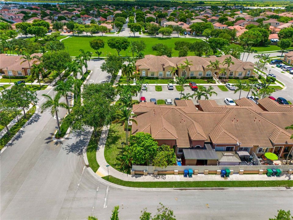 En Venta: $365,000 (3 camas, 2 baños, 1250 Pies cuadrados)