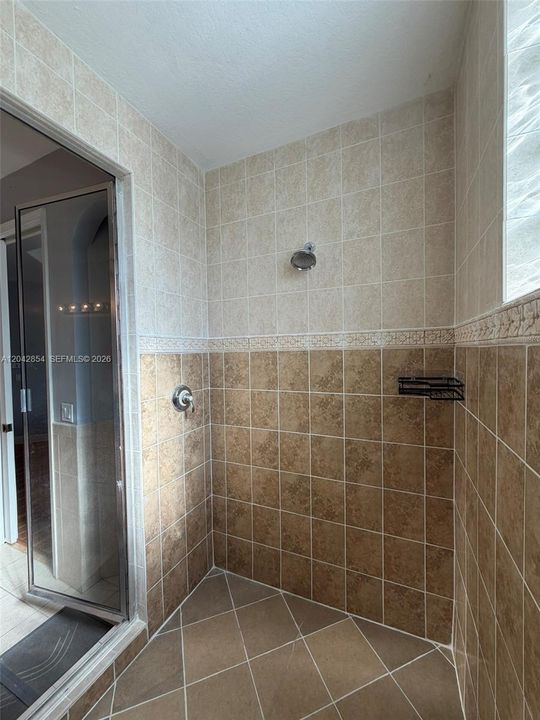 На продажу: $675,000 (3 спален, 2 ванн, 1803 Квадратных фут)