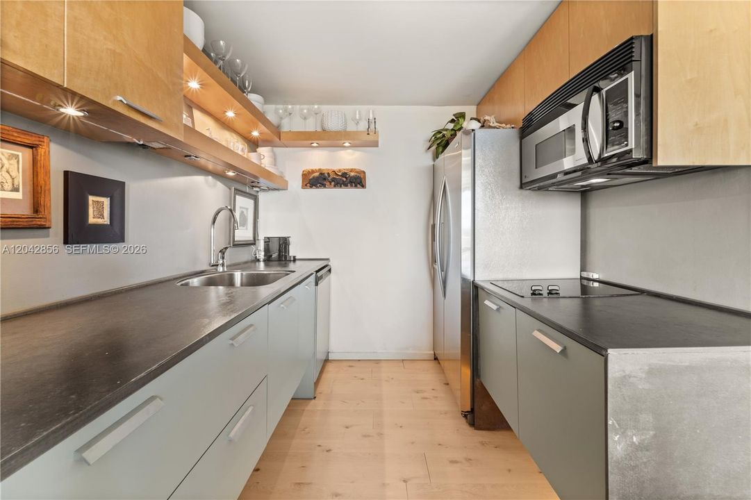 В аренду: $2,350 (1 спален, 1 ванн, 723 Квадратных фут)