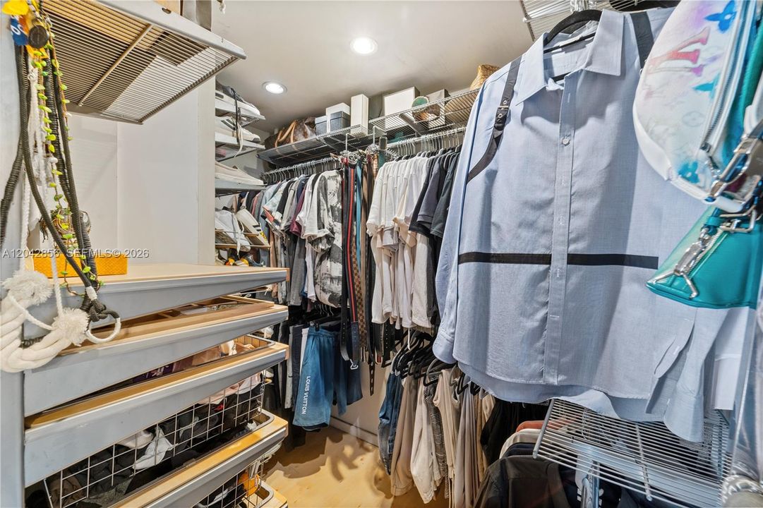 В аренду: $2,350 (1 спален, 1 ванн, 723 Квадратных фут)