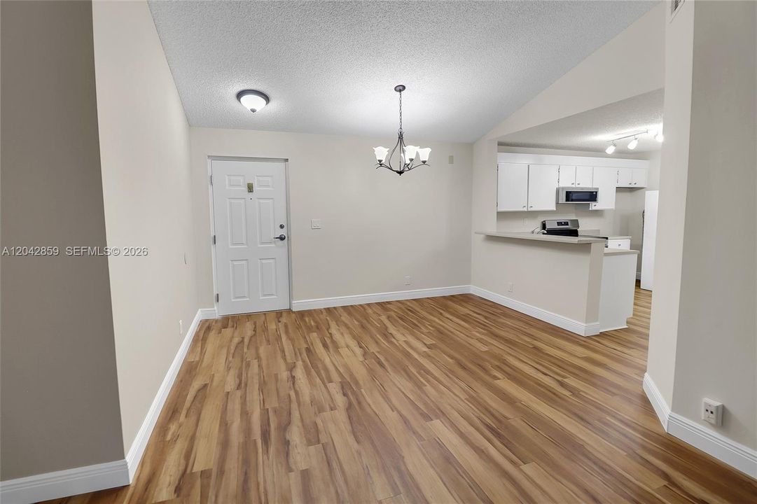 В аренду: $1,850 (1 спален, 1 ванн, 777 Квадратных фут)