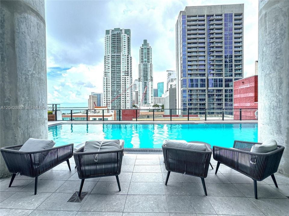 For Sale: $699,900 (0 beds, 1 baths, 362 Square Feet)