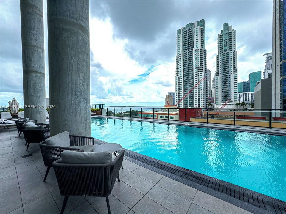 For Sale: $699,900 (0 beds, 1 baths, 362 Square Feet)