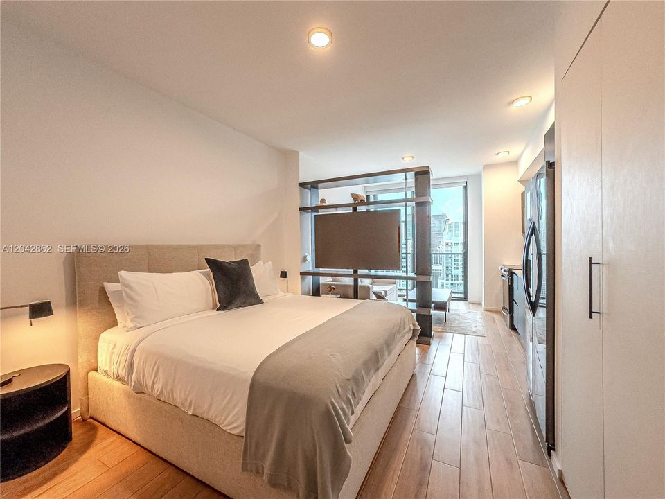 For Sale: $699,900 (0 beds, 1 baths, 362 Square Feet)