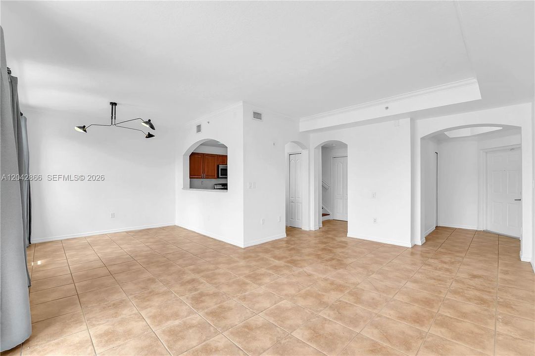 В аренду: $3,000 (3 спален, 2 ванн, 1364 Квадратных фут)