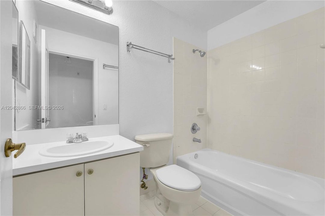 В аренду: $3,000 (3 спален, 2 ванн, 1364 Квадратных фут)