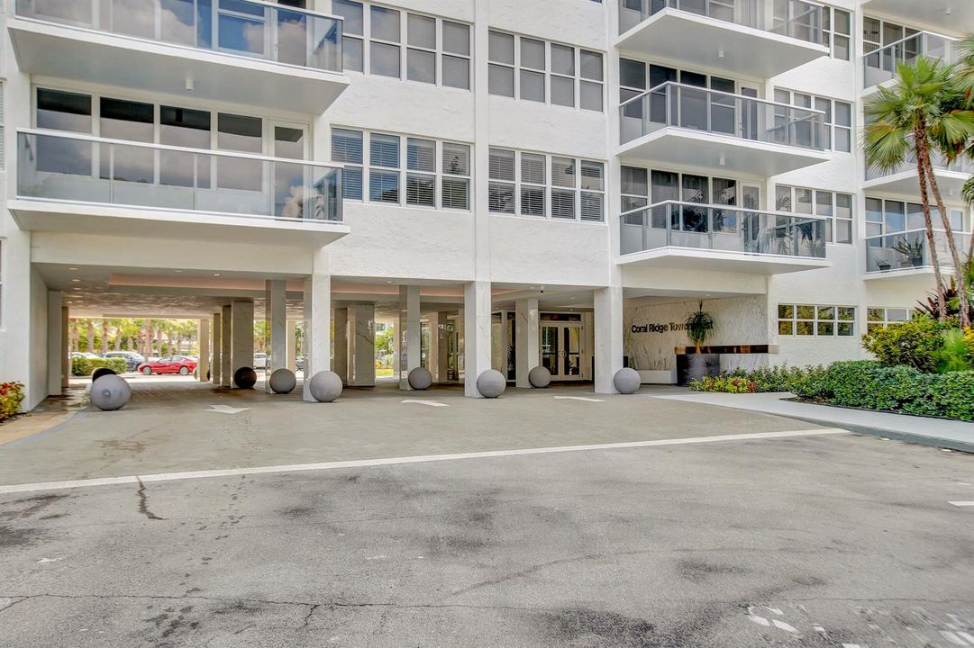 8.1 Porte cochere