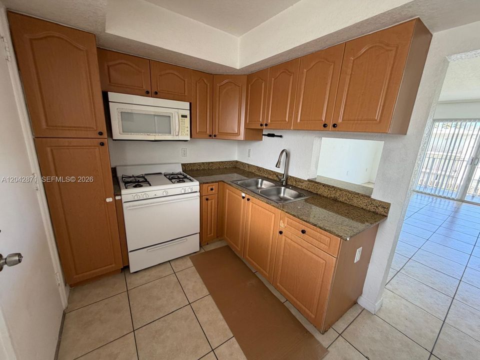 В аренду: $1,762 (1 спален, 1 ванн, 648 Квадратных фут)