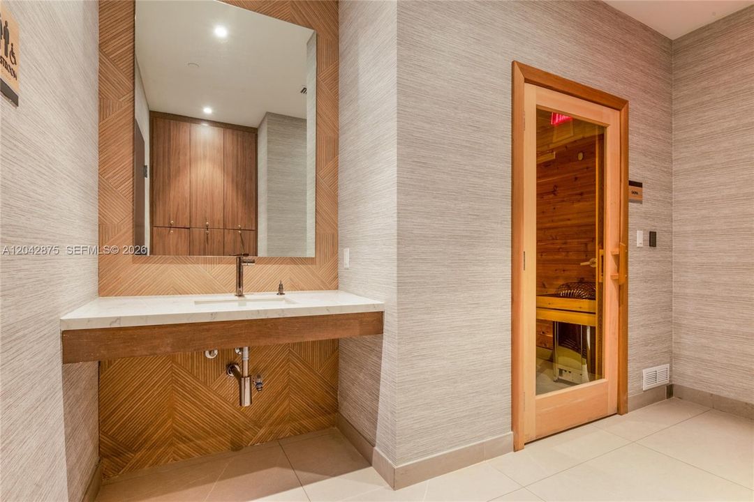 В аренду: $2,415 (0 спален, 1 ванн, 0 Квадратных фут)