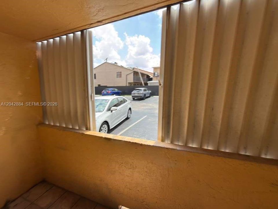 For Rent: $2,400 (3 beds, 2 baths, 1150 Square Feet)