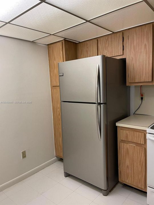 На продажу: $199,999 (1 спален, 1 ванн, 1100 Квадратных фут)