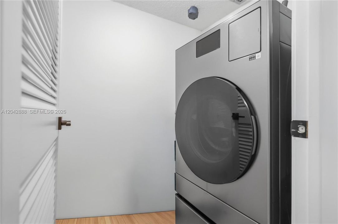 На продажу: $315,000 (2 спален, 2 ванн, 1205 Квадратных фут)