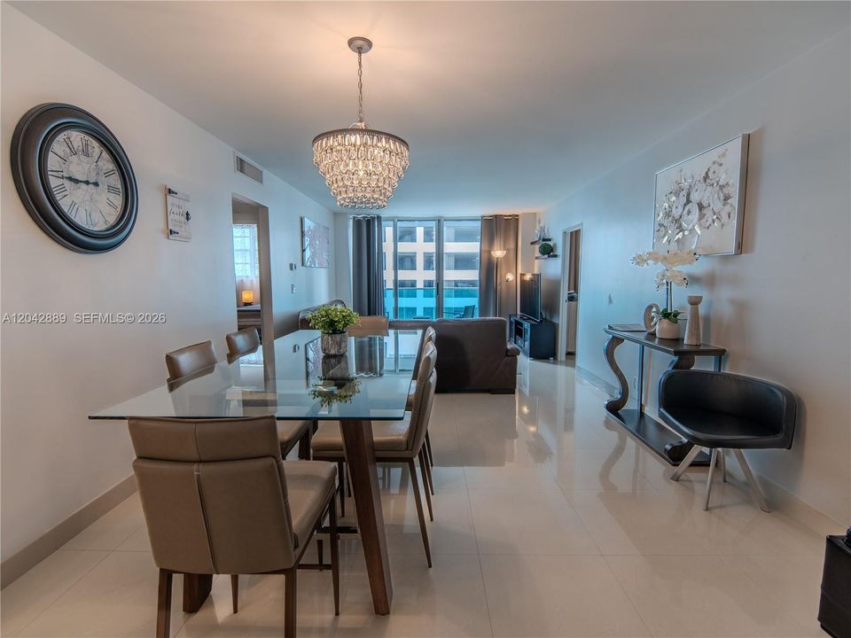 En Venta: $549,500 (2 camas, 2 baños, 1178 Pies cuadrados)