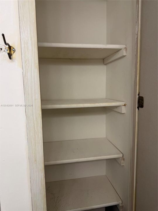 For Sale: $82,500 (2 beds, 2 baths, 850 Square Feet)