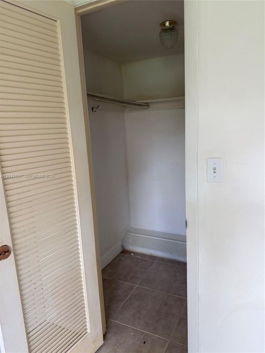 For Sale: $82,500 (2 beds, 2 baths, 850 Square Feet)