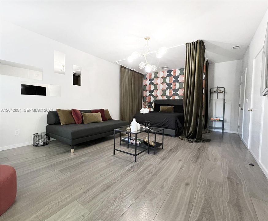 В аренду: $2,000 (1 спален, 1 ванн, 2134 Квадратных фут)