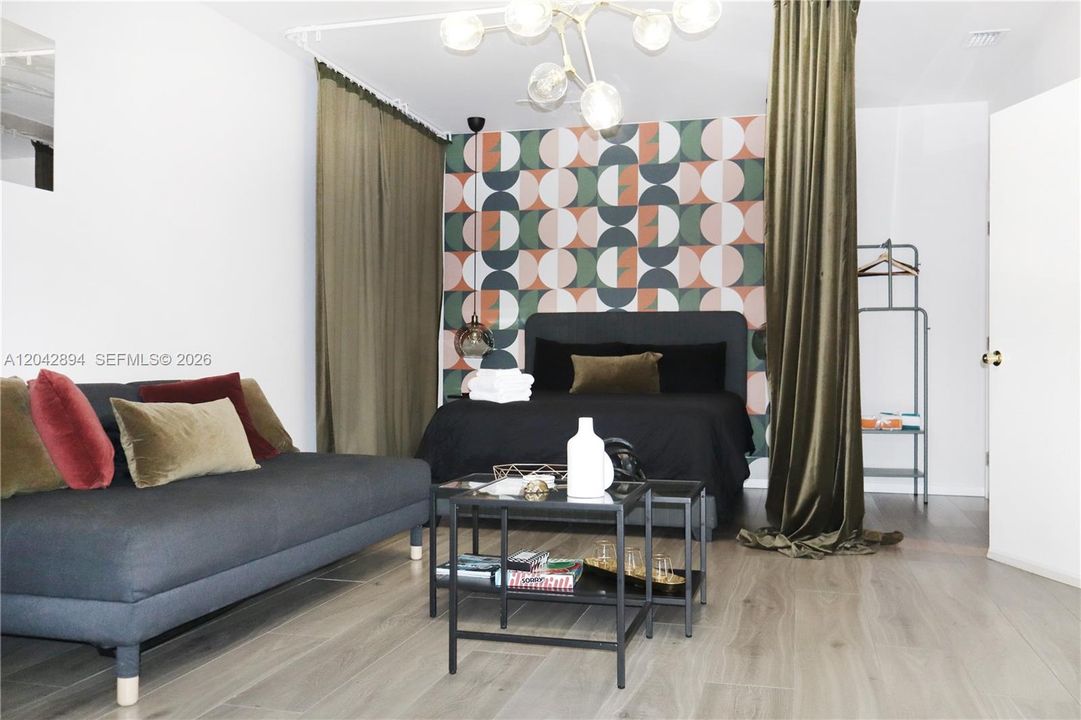 В аренду: $2,000 (1 спален, 1 ванн, 2134 Квадратных фут)
