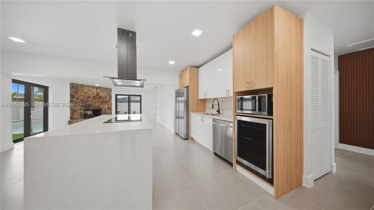 На продажу: $729,000 (4 спален, 3 ванн, 1872 Квадратных фут)