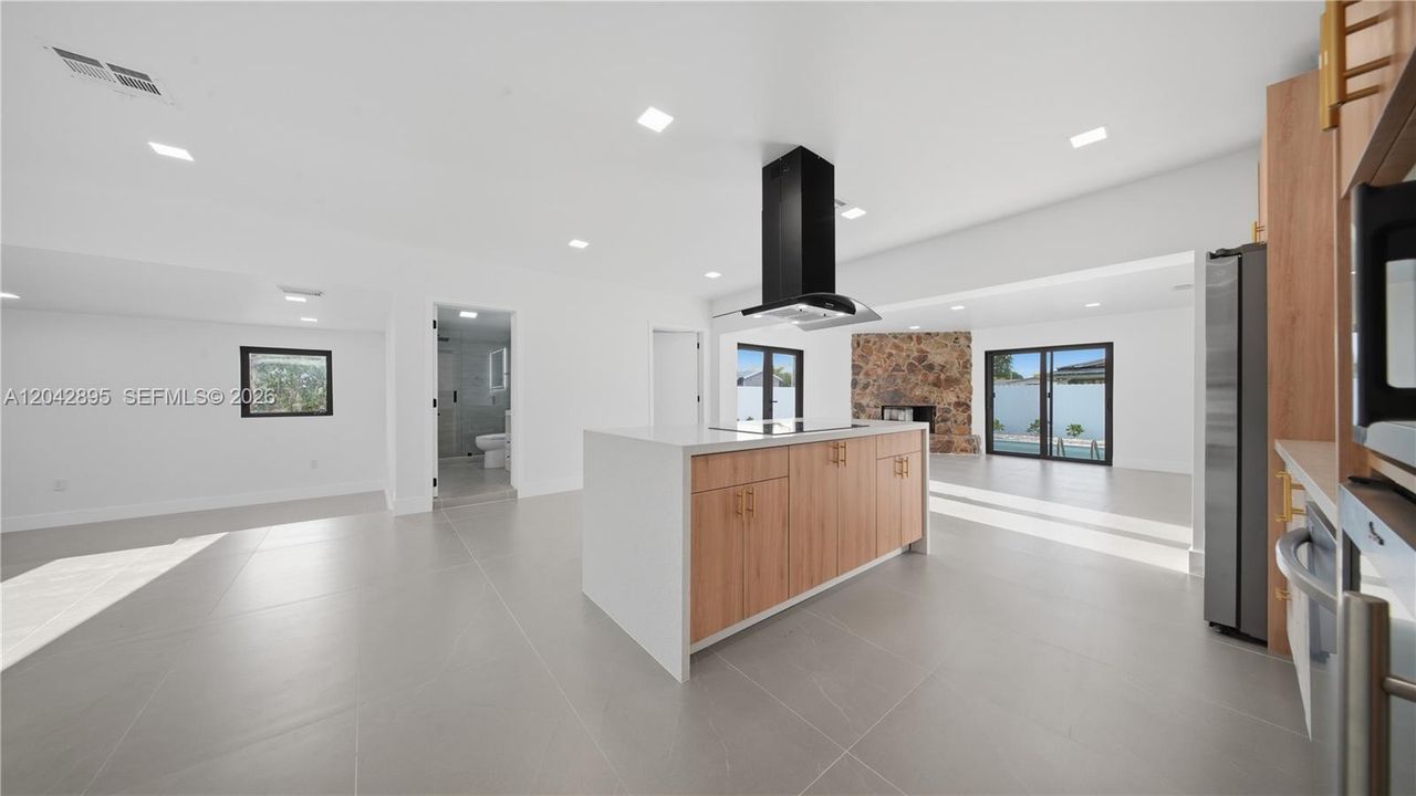 На продажу: $729,000 (4 спален, 3 ванн, 1872 Квадратных фут)