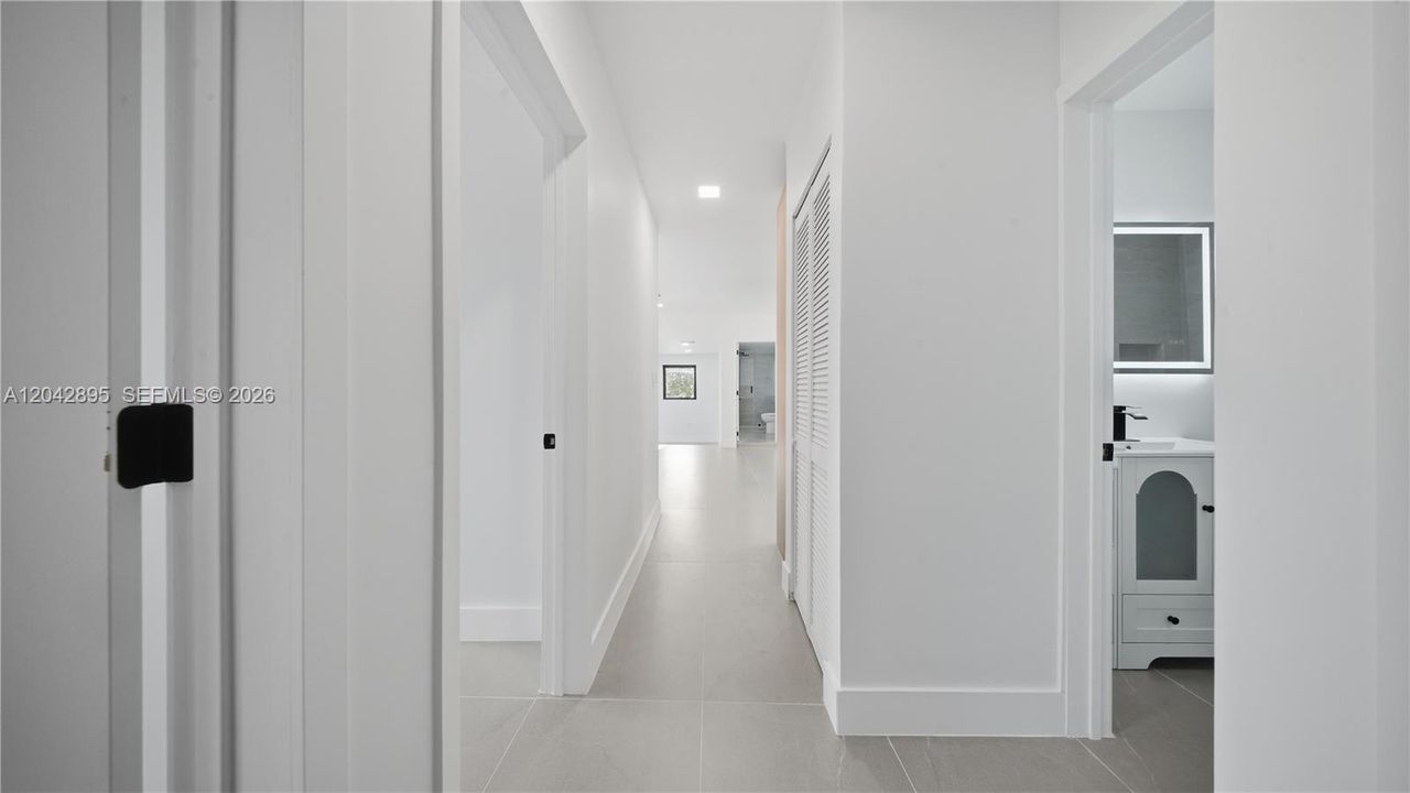 На продажу: $729,000 (4 спален, 3 ванн, 1872 Квадратных фут)