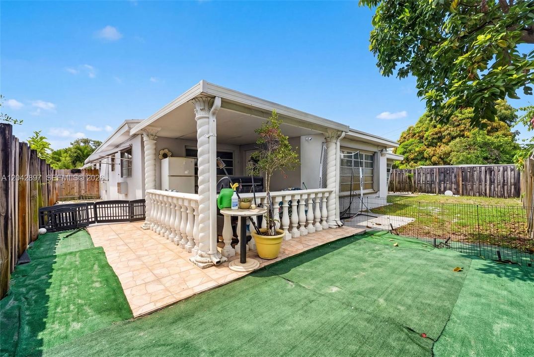 На продажу: $525,000 (4 спален, 2 ванн, 1899 Квадратных фут)