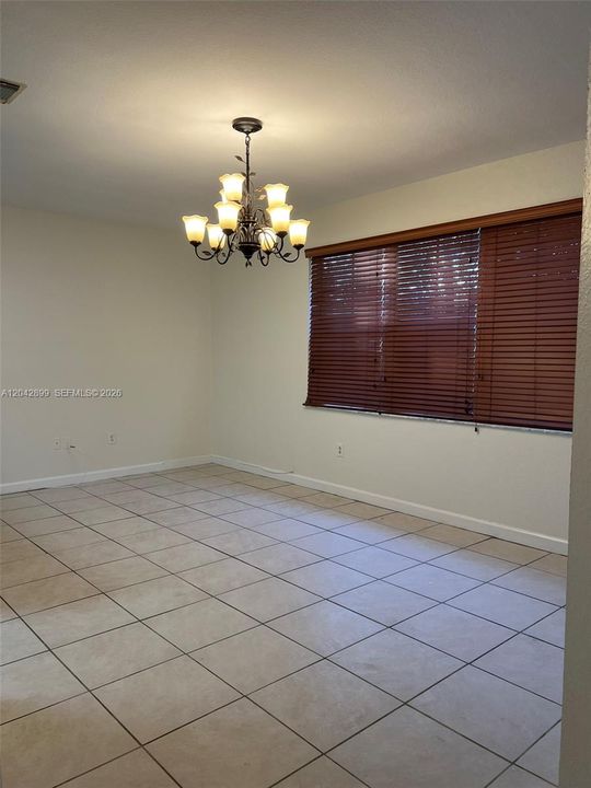 В аренду: $4,500 (4 спален, 2 ванн, 2184 Квадратных фут)