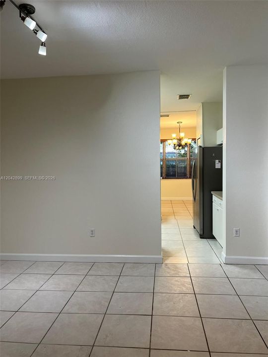 В аренду: $4,500 (4 спален, 2 ванн, 2184 Квадратных фут)