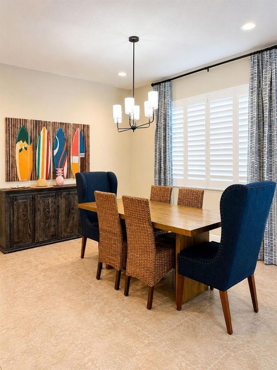 2200 MB Kitchen's Dining Room